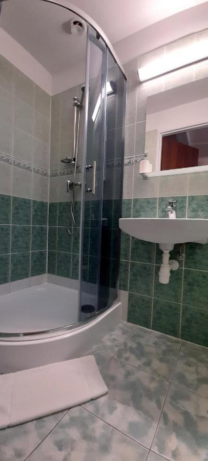 Astral Aparthotel Raszyn Exteriör bild